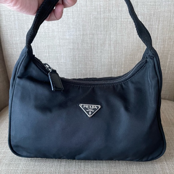 Authentic PRADA nylon vintage small shoulder bag (A2001) - Picture 3 of 12